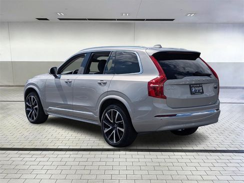 Used 2024 Volvo XC90 B5 Plus image 2