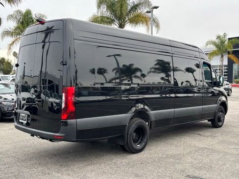 Used 2024 Mercedes-Benz Sprinter 3500 image 3