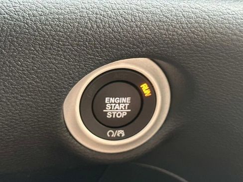 New 2026 Chrysler Pacifica Limited w/ S Appearance Package image 32