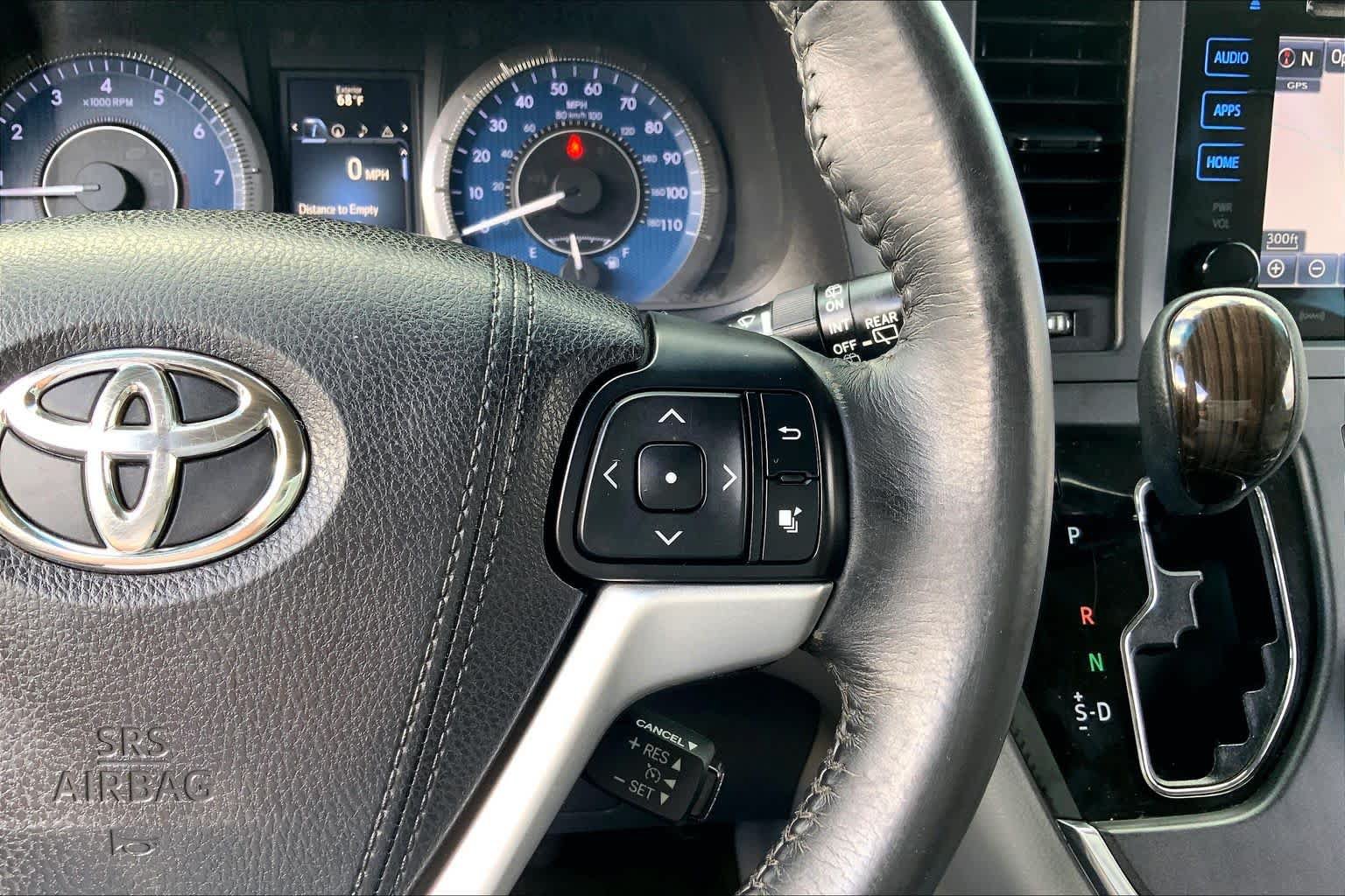 Used 2017 Toyota Sienna XLE Premium AWD/4WD image 25