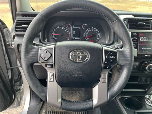 Used 2020 Toyota 4Runner SR5 image 12
