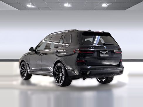 Used 2026 BMW X7 xDrive40i w/ M Sport Package AWD/4WD image 3