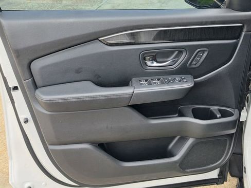 Used 2024 Honda Pilot Elite image 15