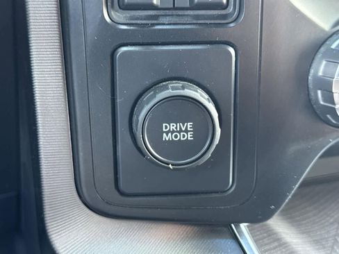 Used 2023 Ford F150 Platinum image 18