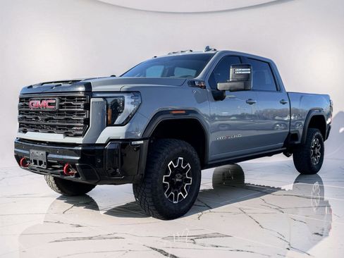 Used 2025 GMC Sierra 2500 AT4X image 4