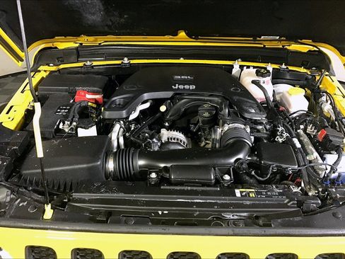 Used 2020 Jeep Wrangler Unlimited Rubicon AWD/4WD image 10