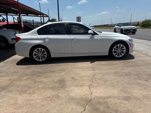Used 2017 BMW 320i Sedan RWD image 14