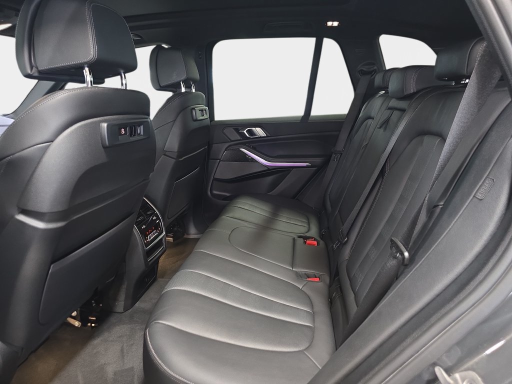 Used 2021 BMW X5 M50i AWD/4WD image 14