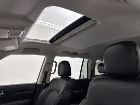 Used 2024 INFINITI QX80 Luxe AWD/4WD image 3