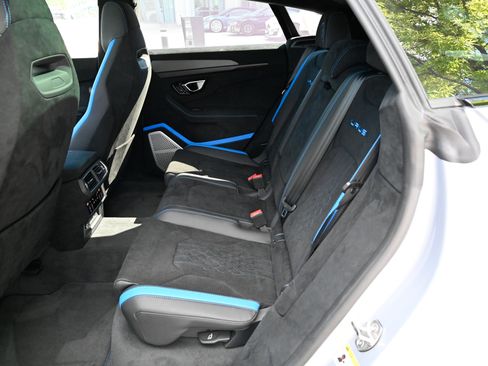Used 2024 Lamborghini Urus Performante AWD/4WD image 36