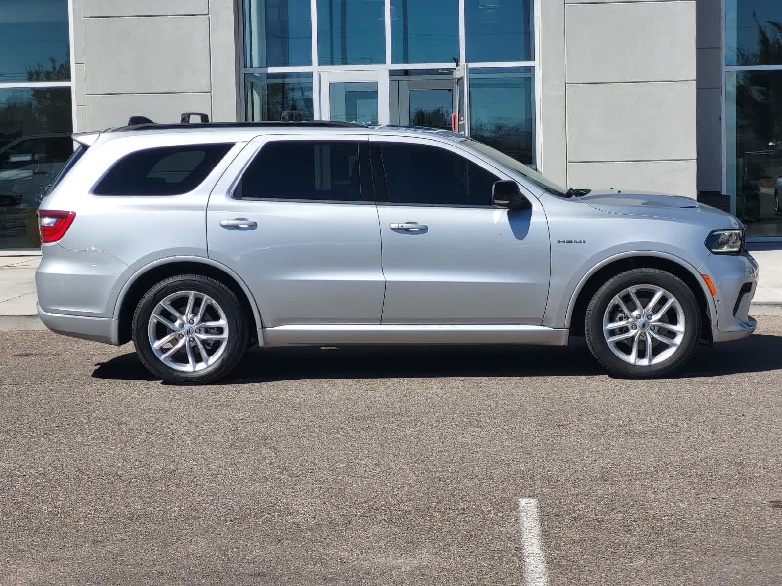 Used 2024 Dodge Durango R/T AWD/4WD image 4