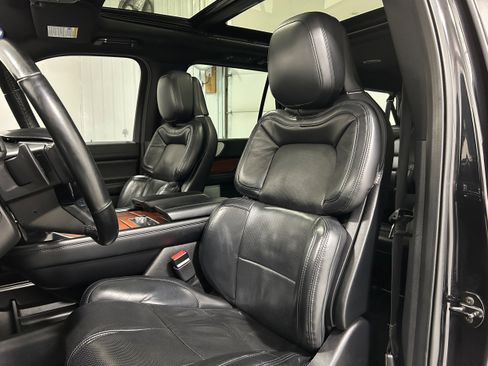 Used 2020 Lincoln Navigator L Reserve w/ Equipment Group 208A Reserve image 26
