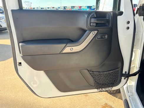 Used 2016 Jeep Wrangler Sport image 18