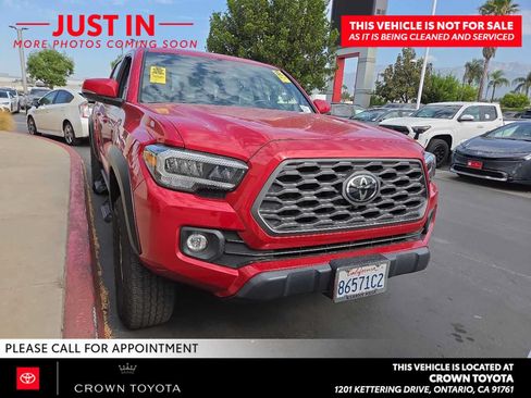Used 2022 Toyota Tacoma TRD Off-Road w/ Technology Package AWD/4WD image 2