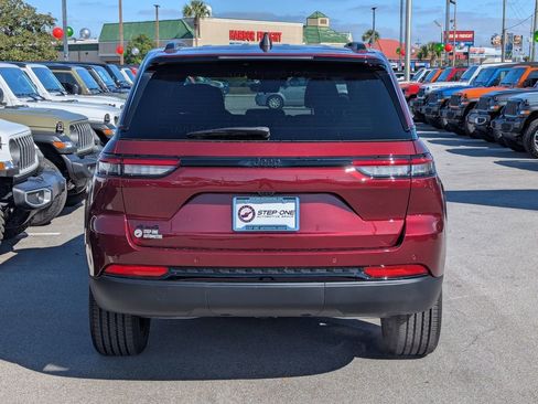 New 2025 Jeep Grand Cherokee Altitude AWD/4WD image 6