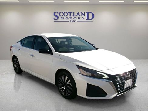 Used 2024 Nissan Altima 2.5 SV FWD image 4