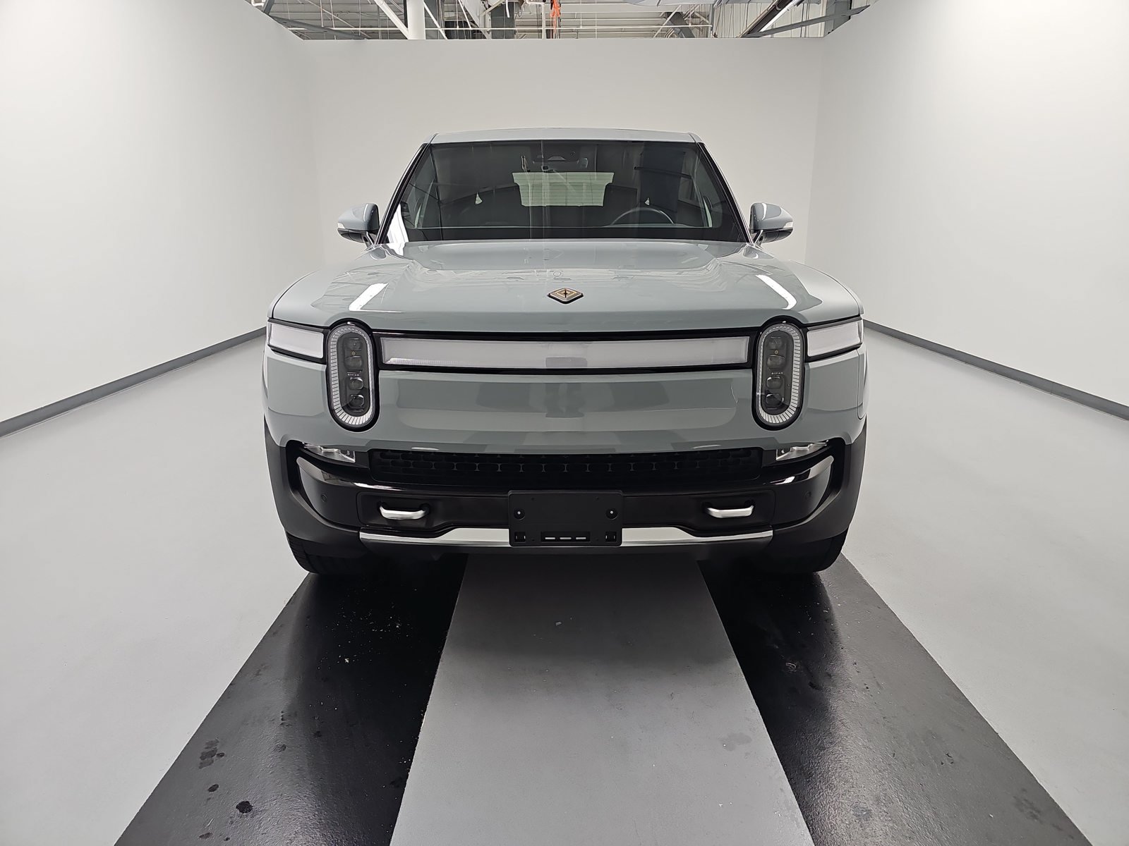 Used 2024 Rivian R1T Adventure Dual AWD/4WD image 8