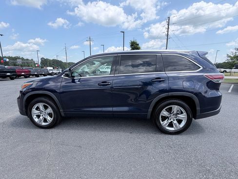 Used 2015 Toyota Highlander Limited w/ Driver Technology Package FWD image 5