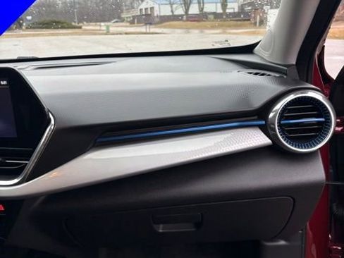 Used 2025 Chevrolet Trax LT image 31