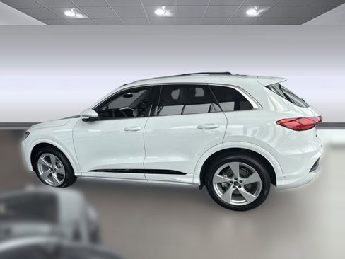 Certified 2025 Audi Q5 Prestige AWD/4WD image 2