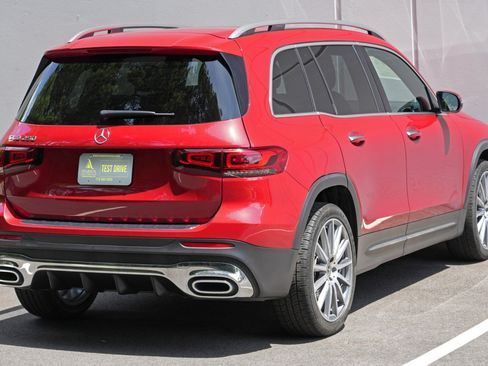 Used 2022 Mercedes-Benz GLB 250 w/ AMG Line image 56
