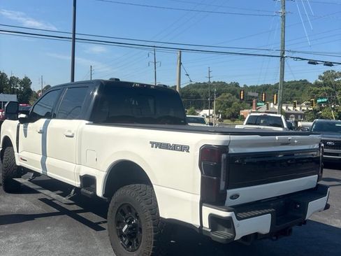 Used 2026 Ford F350 Platinum w/ Tremor Off-Road Package AWD/4WD image 4