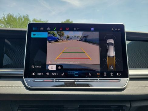 New 2026 Volkswagen Tiguan SE FWD image 19