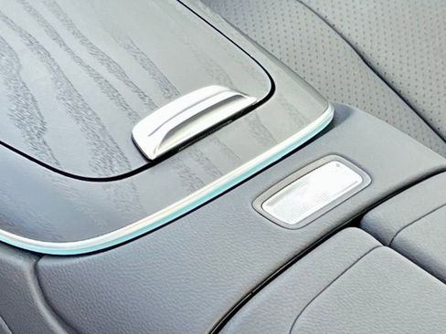 Certified 2025 Mercedes-Benz E 350 4MATIC Sedan image 34