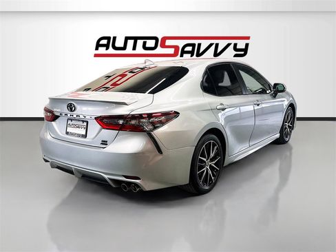 Used 2023 Toyota Camry SE image 7