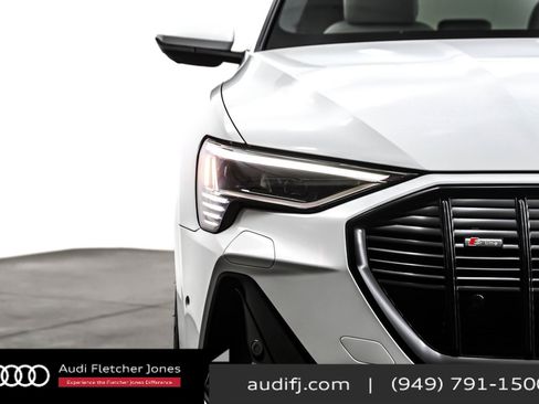 Used 2023 Audi e-tron Prestige w/ Prestige Package image 14