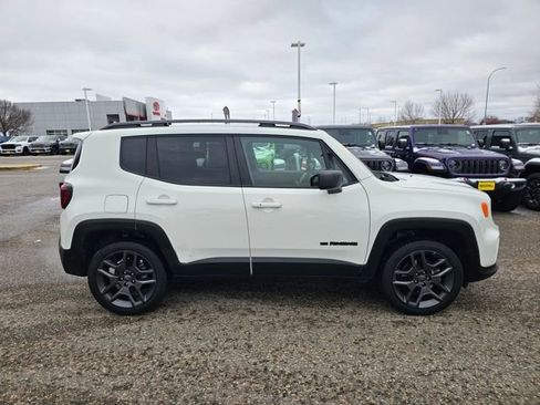 Used 2021 Jeep Renegade Latitude w/ Luxury Group II image 6
