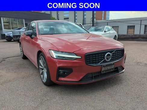 Used 2021 Volvo S60 T5 Momentum AWD/4WD image 1