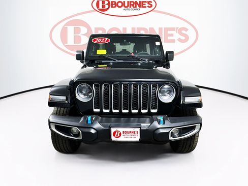 Used 2023 Jeep Wrangler Unlimited Sahara w/ Cold Weather Group image 5