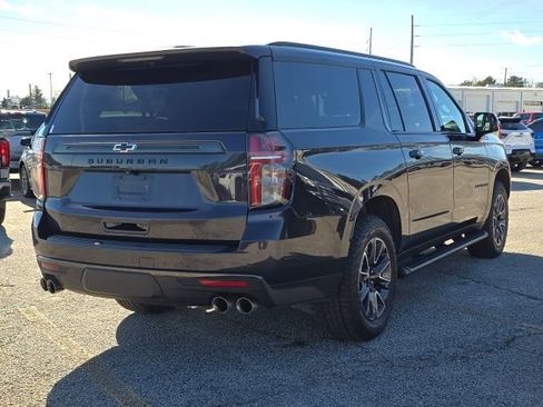 Used 2022 Chevrolet Suburban Z71 w/ Z71 Off-Road Package image 5