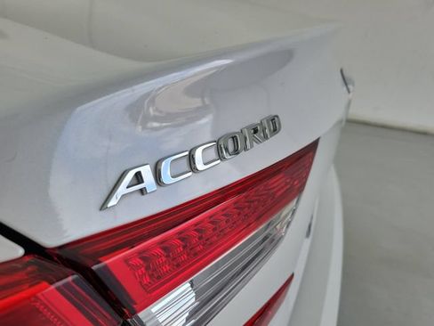 Used 2022 Honda Accord EX-L image 8