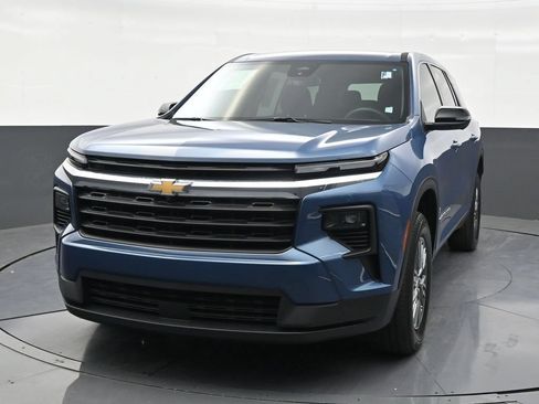 Used 2024 Chevrolet Traverse LS FWD image 8
