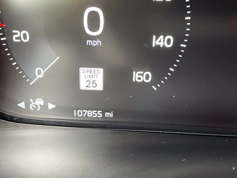 Used 2018 Volvo V90 T5 Cross Country w/ Convenience Package AWD/4WD image 16