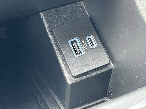 Used 2021 Ford Edge Titanium w/ Equipment Group 301A AWD/4WD image 24