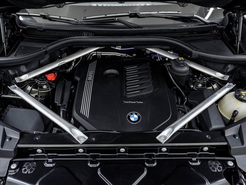 Used 2022 BMW X5 xDrive40i w/ M Sport Package image 28