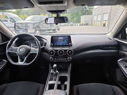 Used 2024 Nissan Sentra SR FWD image 19