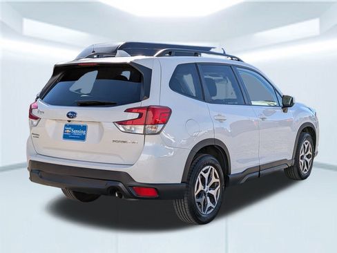 Used 2023 Subaru Forester Premium image 6