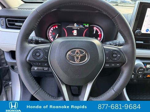 Used 2023 Toyota RAV4 XLE Premium image 20