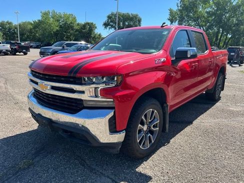 Used 2021 Chevrolet Silverado 1500 LT w/ Z71 Off-Road Package AWD/4WD image 4