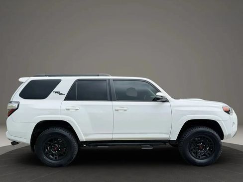 Used 2019 Toyota 4Runner TRD Off-Road Premium AWD/4WD image 10