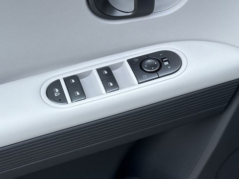 Certified 2025 Hyundai Ioniq 5 SE RWD image 15