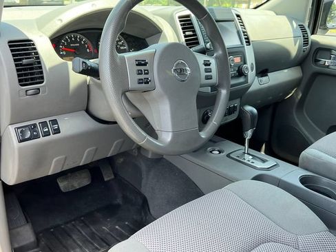 Used 2020 Nissan Frontier SV w/ Midnight Edition Floor Mats AWD/4WD image 17