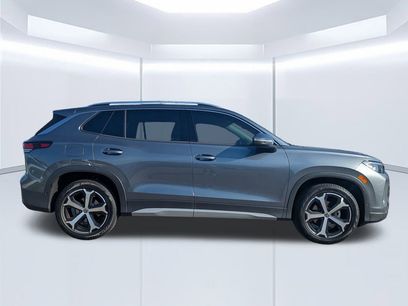 Used 2025 Volkswagen Tiguan SE