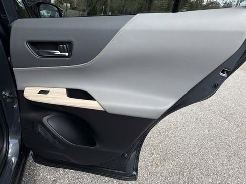 Certified 2024 Toyota Venza Limited image 18