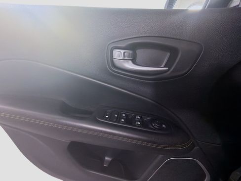 Used 2021 Jeep Compass Latitude w/ Sun and Sound Group AWD/4WD image 15