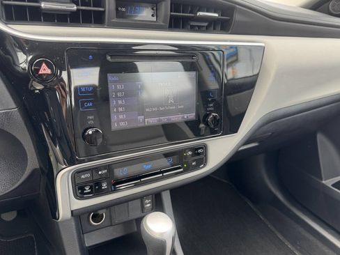 Used 2019 Toyota Corolla LE w/ Carpet Mat Package (TMS) FWD image 34